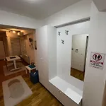Modern Rajcikk Nearby Downtown & Vardar River 아파트 스코페