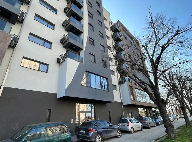 Modern Rajcikk Nearby Downtown & Vardar River