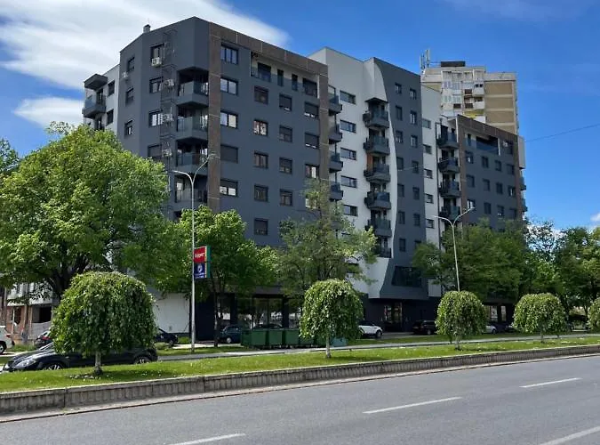 Modern Rajcikk Nearby Downtown & Vardar River *