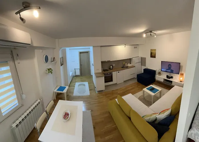 Modern Rajcikk Nearby Downtown & Vardar River *